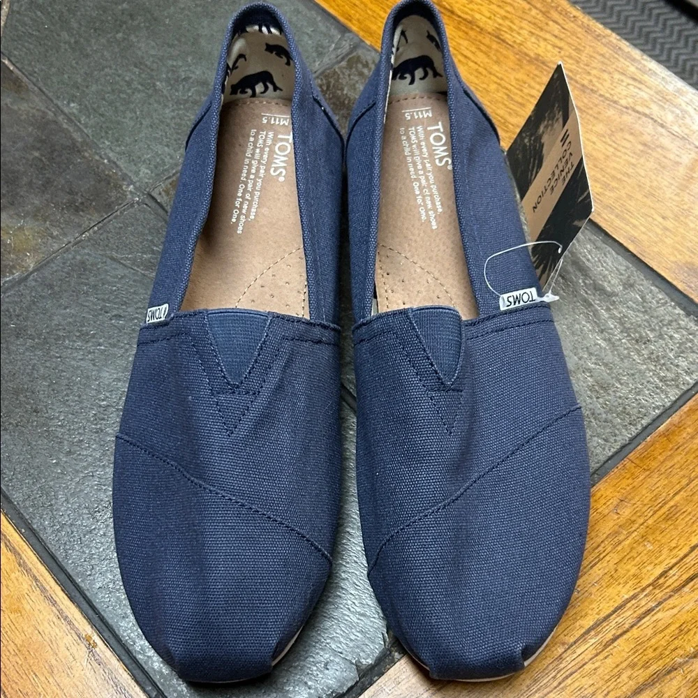 TOMS Men's Dark Blue Canvas Loafers - Picture 2 of 6